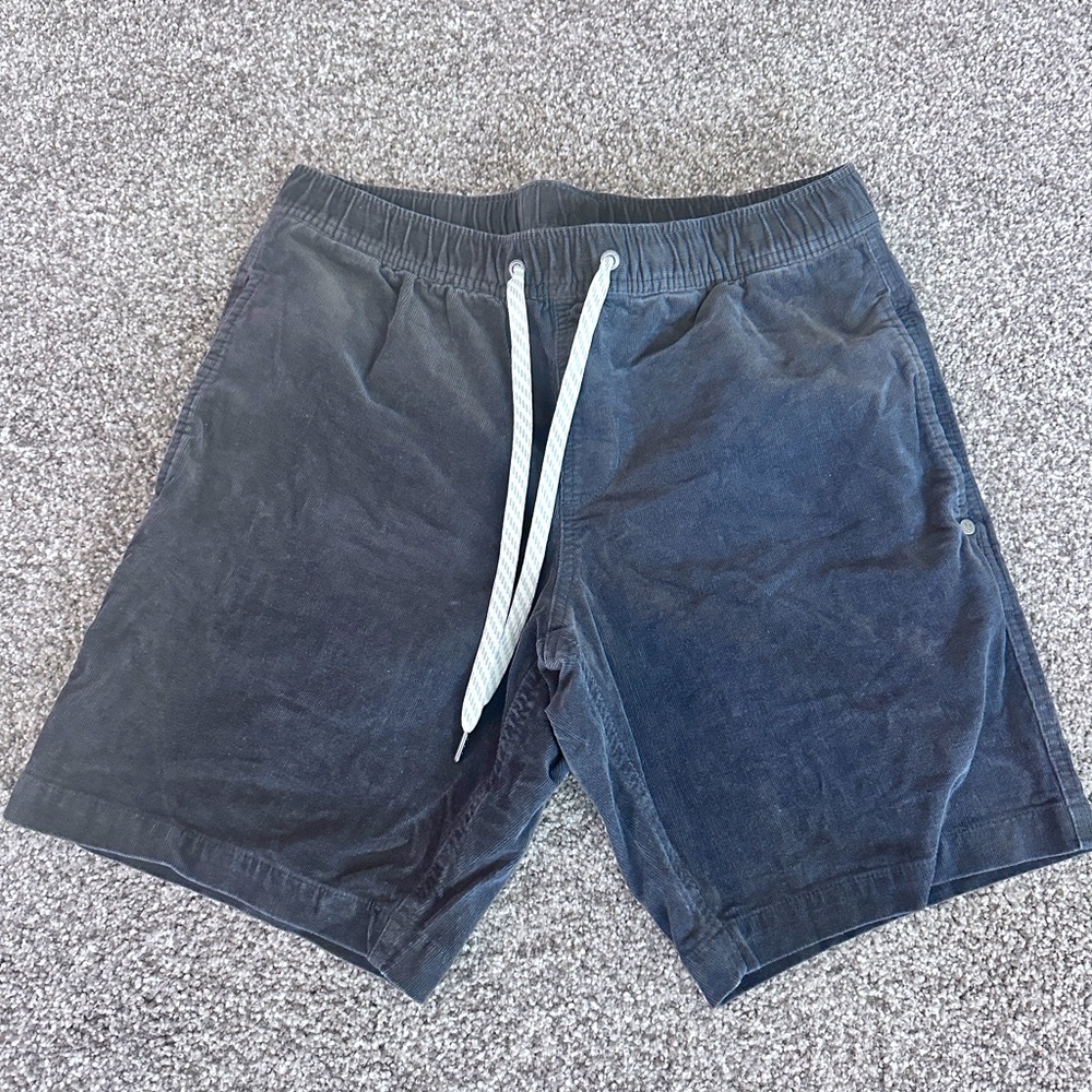 Vuori Mens Optimist Corduroy Shorts dark gray, medium